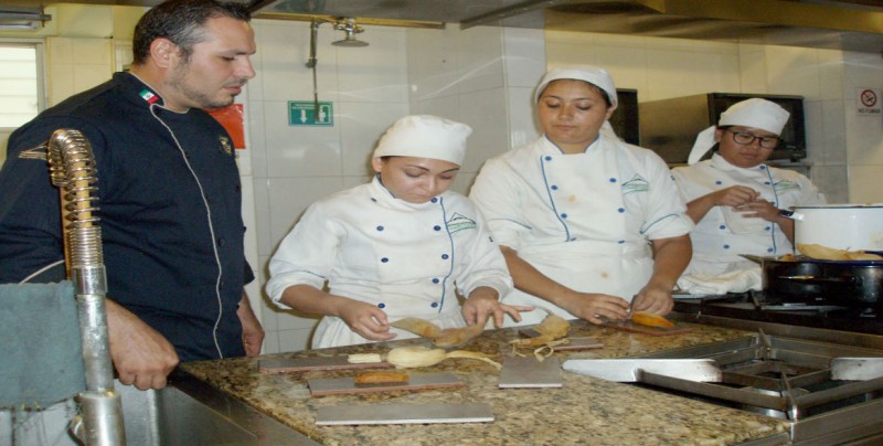 Ofrece Escuela de Ciencias de la Nutrición y Gastronomía de la UAS servicios