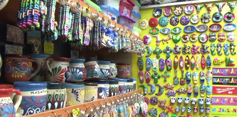 Reportan vendedores de artesanías repunte en ventas