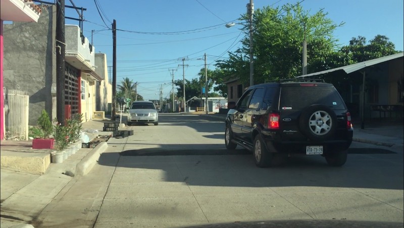 Instalan topes sin autorización en calles recién pavimentadas