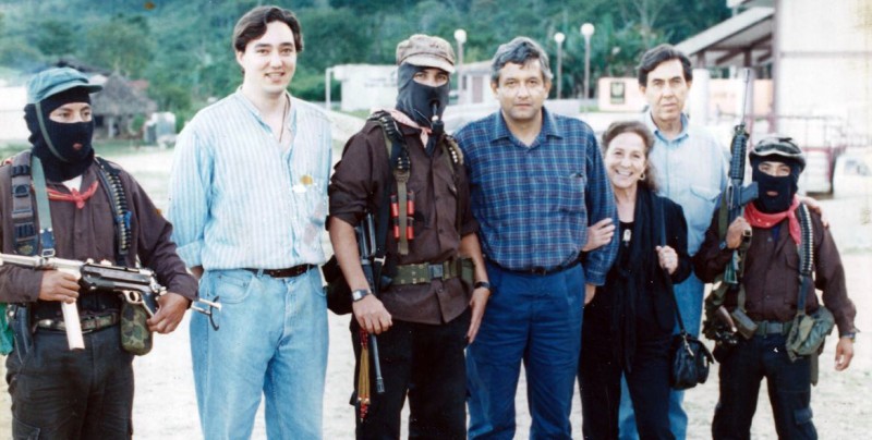 La foto que de Cárdenas, AMLO y Rosario Ibarra con zapatistas es real