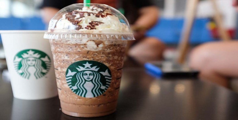 Starbucks dejará de usar pajitas de plástico en 2020 a nivel mundial