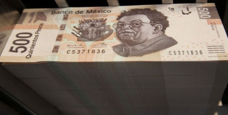 Peso mexicano registra ganancias tras baja de inflación de EU