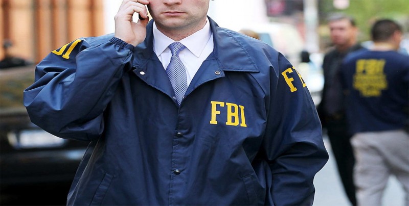 Polémico agente de FBI afirma que tuvo datos que habrían sido el fin de Trump