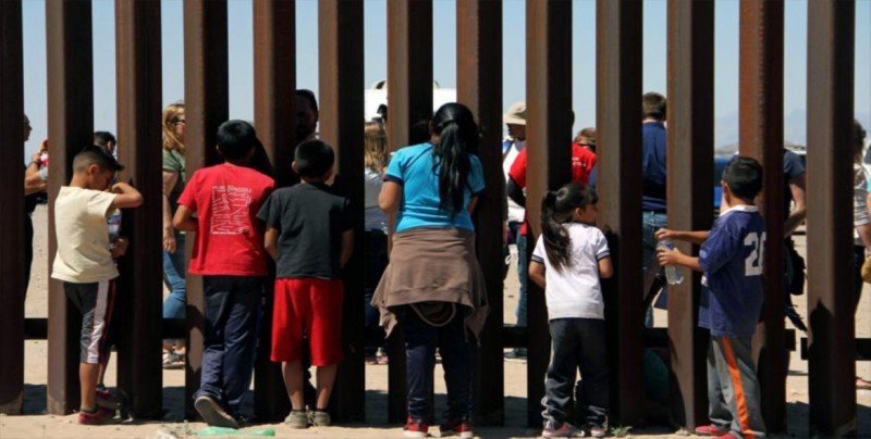 Demócratas urgen a Trump a cumplir plazo de reunificación de niños migrantes