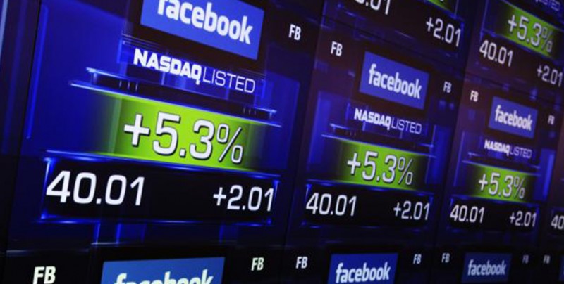 Caen las acciones de Facebook y pierde millones de dólares