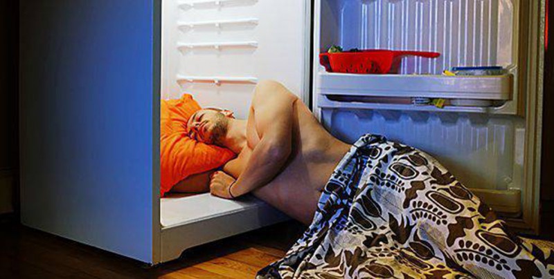 ¿Sabías que dormir desnudo no te ayuda a tener menos calor?