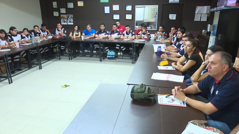 Capacitan a socorristas de la cruz roja Los Mochis