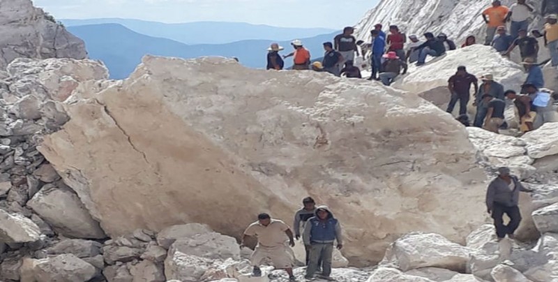 Suman tres muertos por derrumbe en mina de Hidalgo