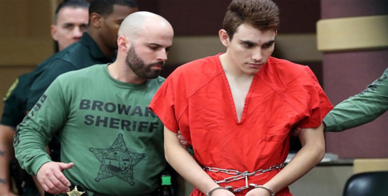 El autor de la matanza de Parkland escuchaba una voz que le ordenaba matar