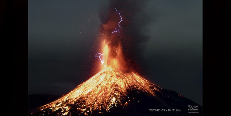 Sergio Tapiro y sus increíbles fotografías del volcán de Colima