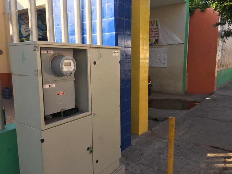 Roban cableado eléctrico en tres escuelas de Villa Unión