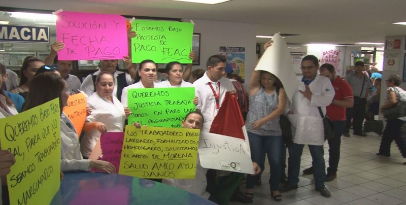 Protestan trabajadores de Salud, exigen pago de fondo de ahorros