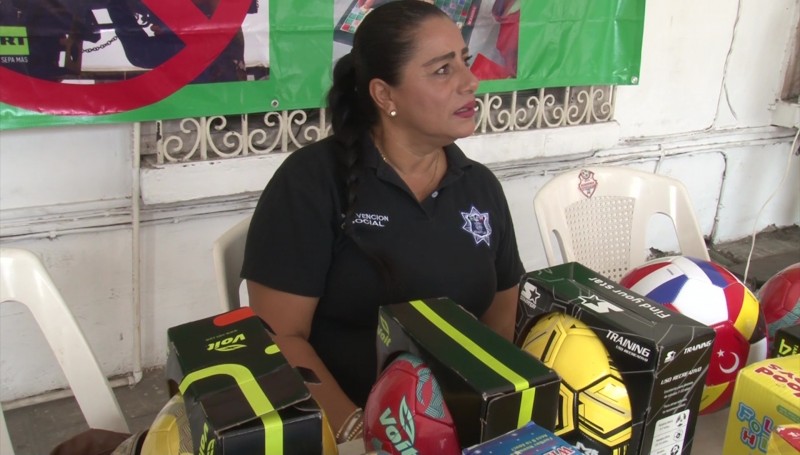 Cambian armas de juguete por juegos de mesa y pelotas