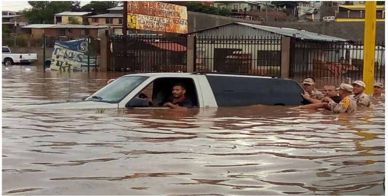 Lluvias dejan inundaciones y un muerto en Hermosillo, Sonora
