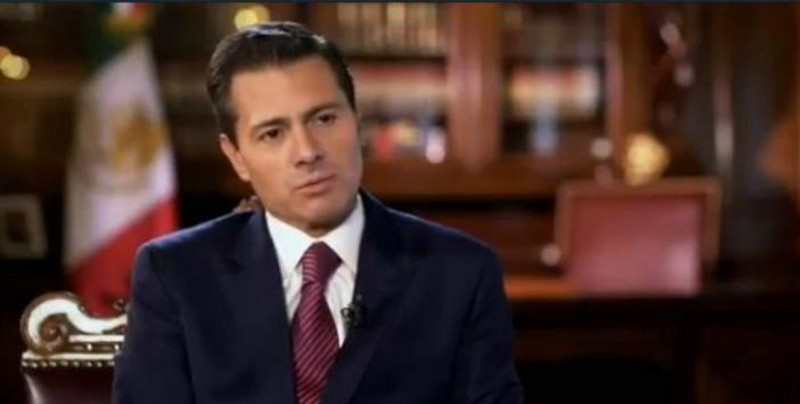 Peña Nieto insiste en versión oficial de Ayotzinapa, desmontada por expertos