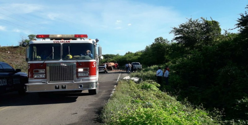 Muere joven tras impactarse con camión cargado de ladrillos