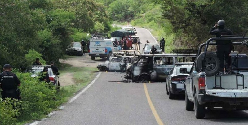 Atacan 150 hombres armados a policía en Guerrero
