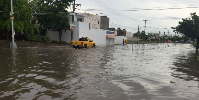 Se inunda Villas del Sol