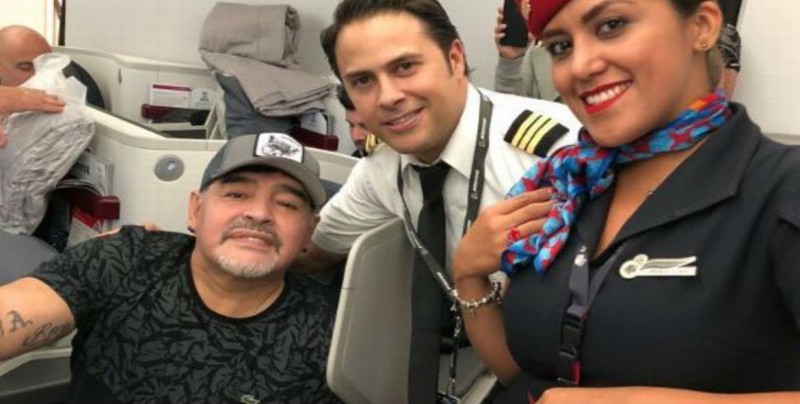 Diego Armando Maradona llegó ésta mañana a la Ciudad de México