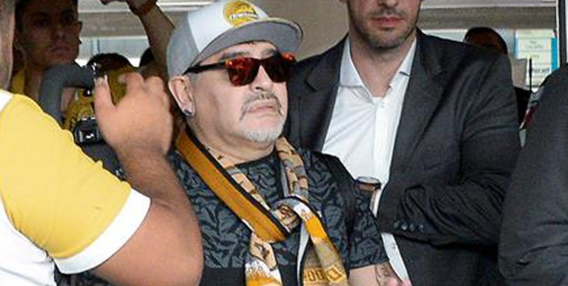Maradona vuelve al lugar del mejor beso de su vida