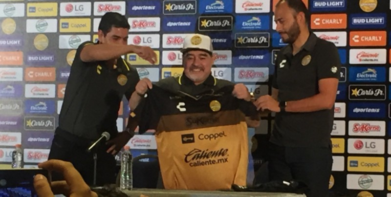 "Yo le vengo a dar la mano a Dorados y Dorados me la da a mi": Maradona