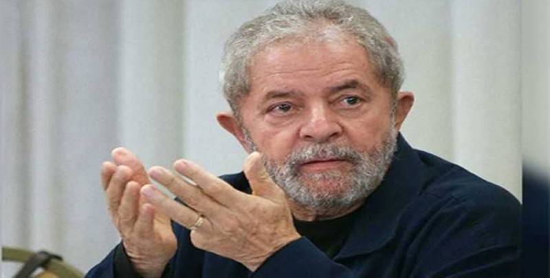 Lula desiste de disputar la Presidencia y anuncia a Haddad como su sustituto