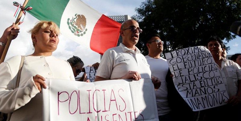 Policías reclaman mayor seguridad en Jalisco