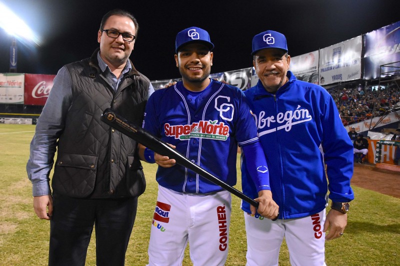 CARLOS VALENCIA SE DESPIDE DEL DIAMANTE
