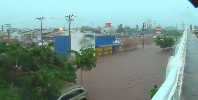 Inundaciones provocan afectaciones en viviendas y mercados en el sector Humaya