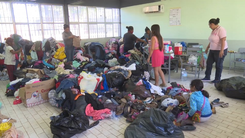 Centenares de familias de Mochicahui se resguardan en albergues