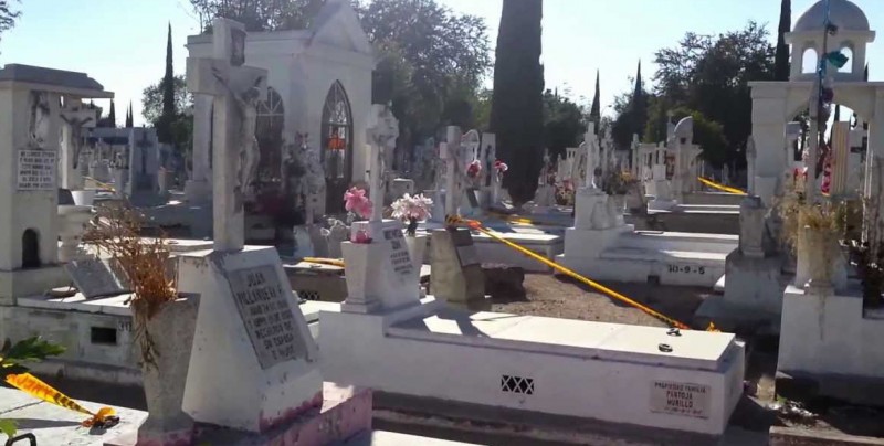 Rechazan inhumación de 322 cuerpos hallados en contenedores en Jalisco