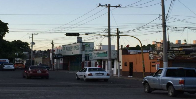 No sirve luz verde semáforo por Aldama y Leyva Solano