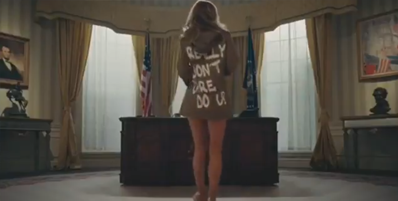Simulan a Melania Trump como stripper en vídeo musical