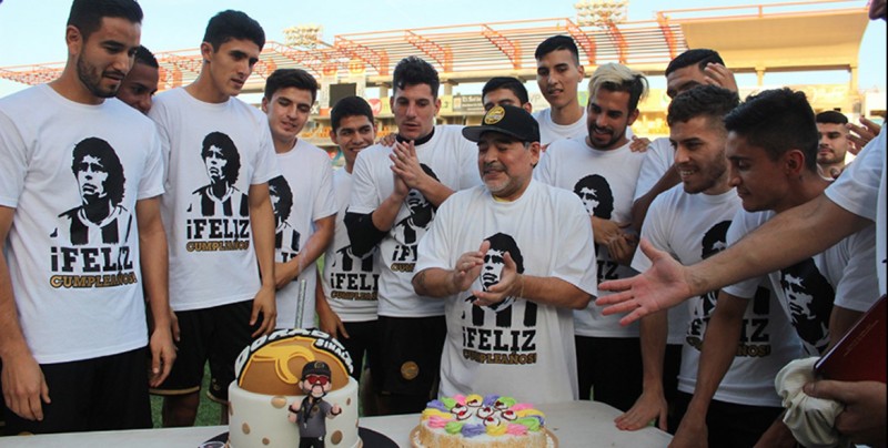 Julio César Chávez fue a la fiesta de cumpleaños de Maradona en Culiacán