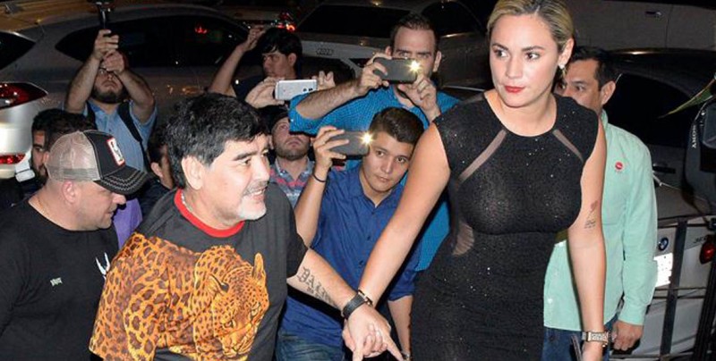 Maradona encabeza cena para recaudar fondos para damnificados en Sinaloa
