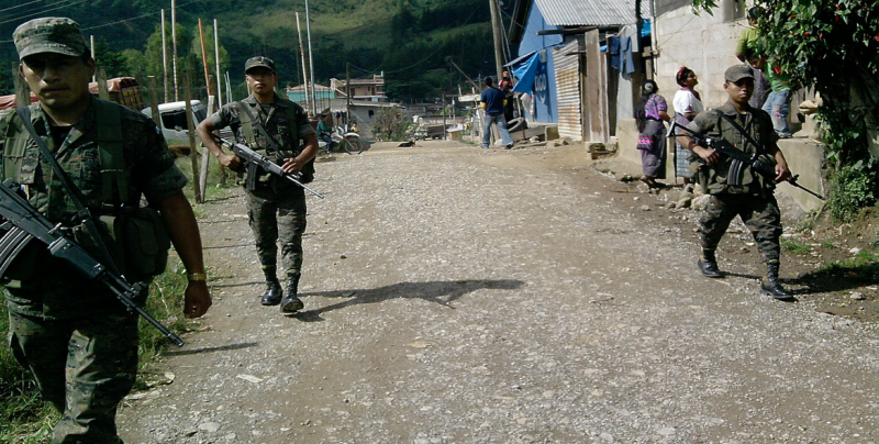 Dos supuestos traficantes mueren en enfrentamiento con Ejército de Guatemala