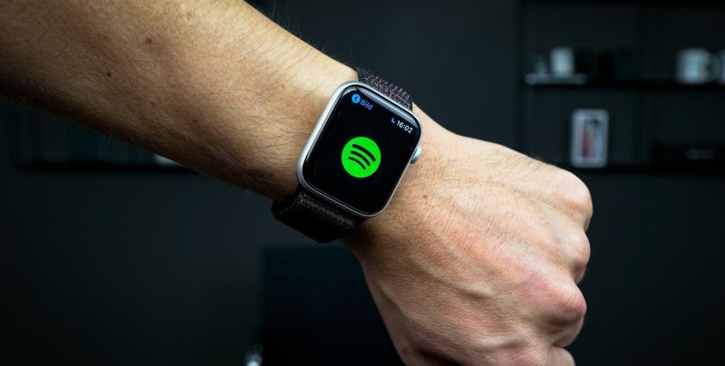 Spotify lanza su primer versión para Apple Watch
