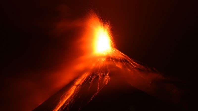 Video muestra momento exacto de erupción del Volcán de Fuego en Guatemala
