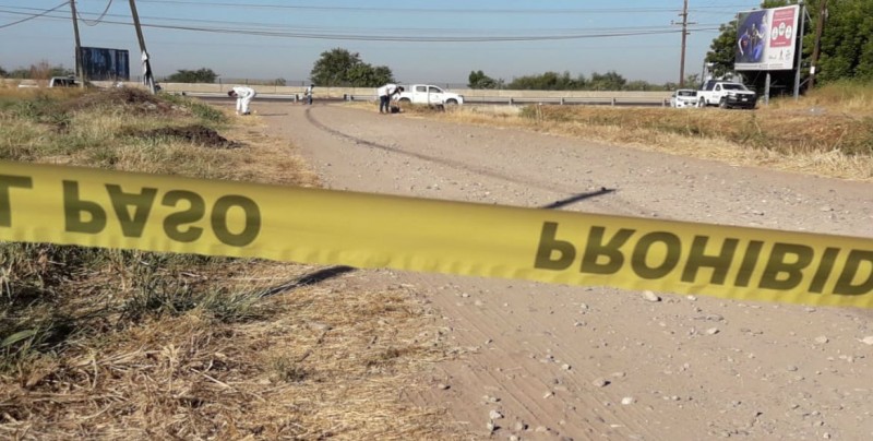 Encuentran a hombre asesinado por la carretera Culiacán - El Dorado