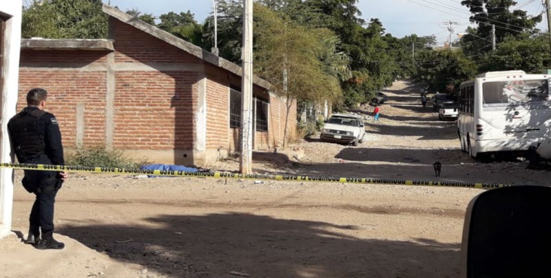 Asesinan a hombre frente a su hija