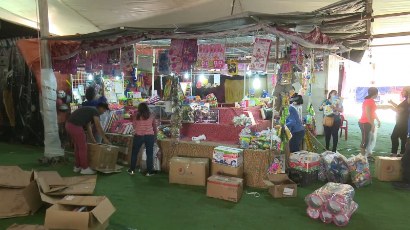 Si habrá verbena navideña aseguran comerciantes informales