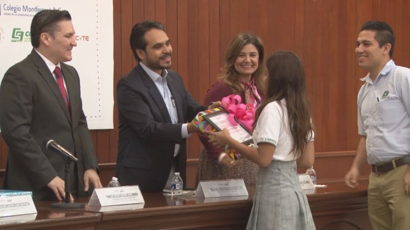 Ceaip premia a estudiantes ganadores del concurso de Ensayo sobre Transparencia