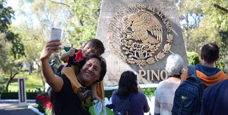 En el primer día de los Pinos como Centro Cultural hubo rapiña