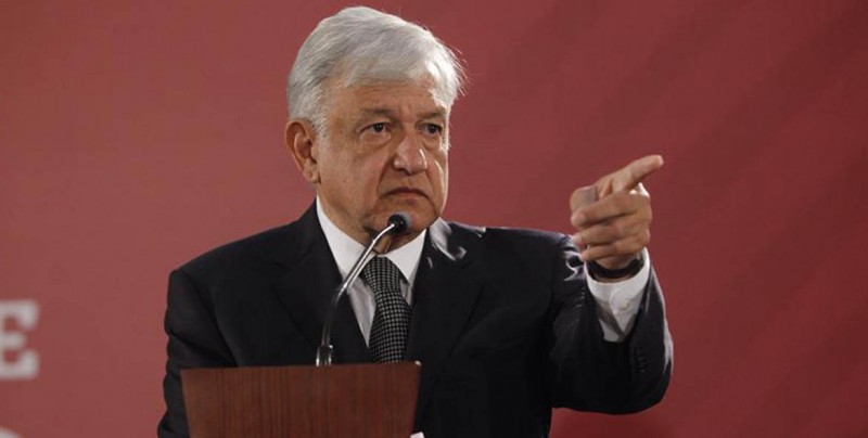 López Obrador firma decreto para crear comisión de verdad sobre Ayotzinapa
