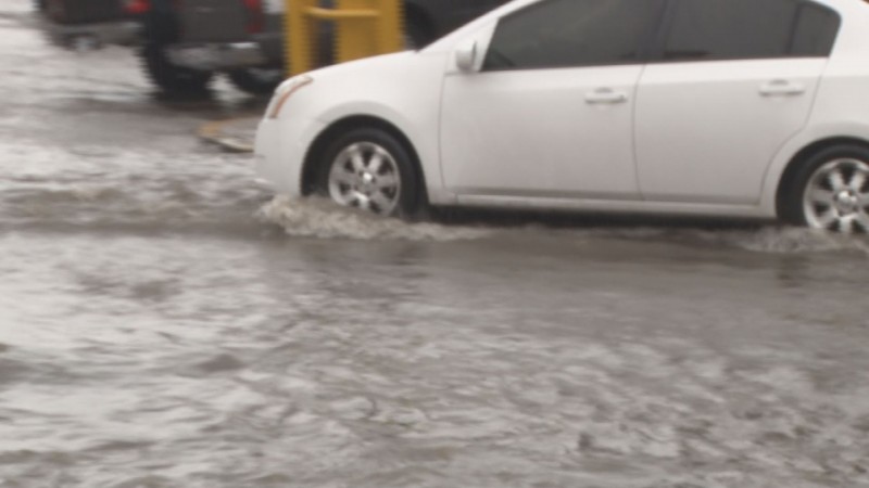 Lluvia deja encharchamientos