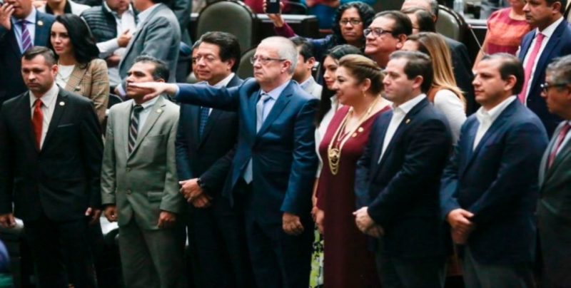 Carlos Urzúa rinde protesta como Secretario de Hacienda