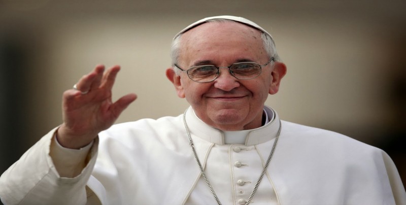 El papa advierte contra los posibles excesos en la legítima defensa