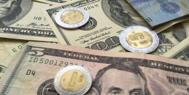 Bancos de la Ciudad de México venden dólar en 20.58 pesos