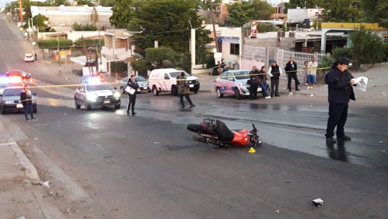 Atropellan a tres muere uno