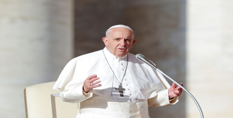 El papa condena el "cruel" atentado de Bogotá y pide perseverar en la paz